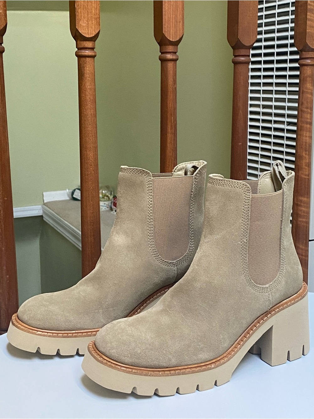 Pedro Garcia Taupe Suede Chelsea Lug-Heel Ankle Boots size 8.5 women H43N14